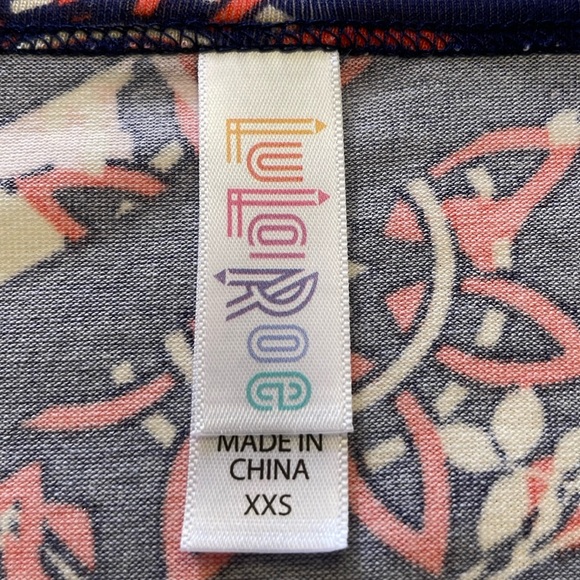 LulaRoe Geometric  & Floral Printed Perfect T High Low Top-#0225 - Picture 11 of 12